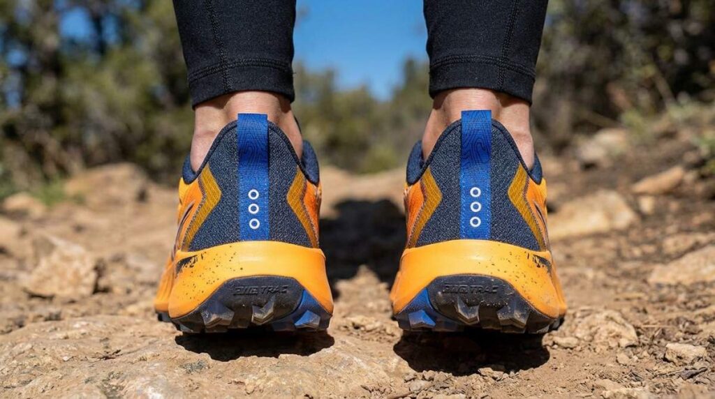 Heels view of Saucony Peregrine 15.